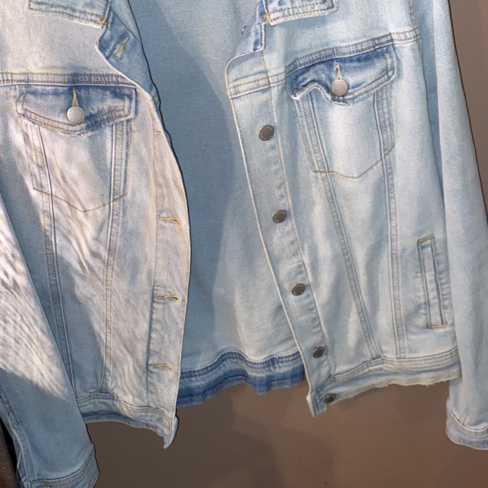 Universal Thread Jean Jacket - Picture 4 of 5